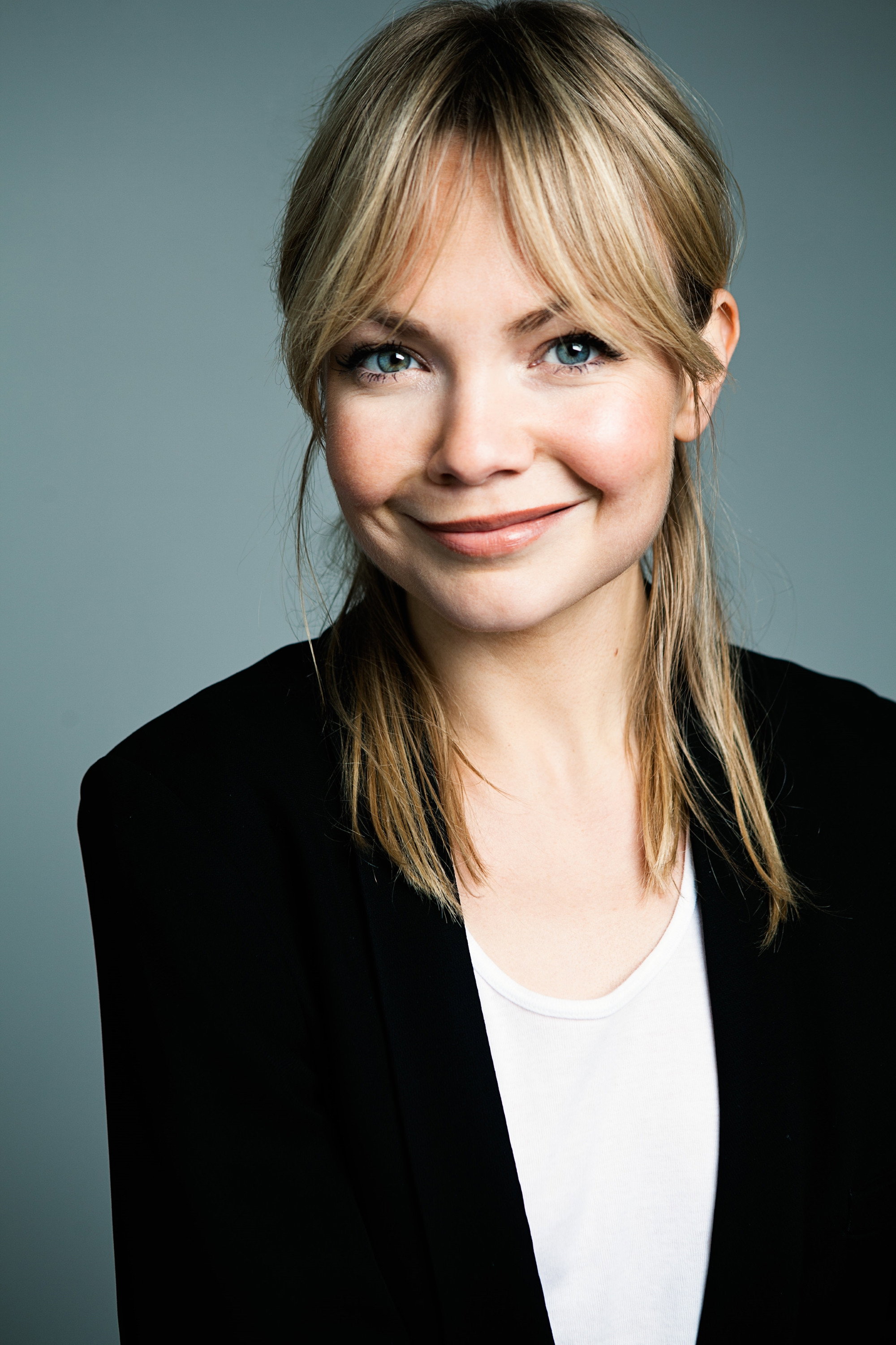 Marie Robertson as Cecilia in Cockpit