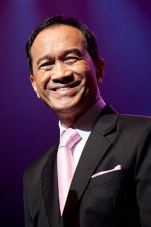 Setha Sirachaya as Decha in Rim Fung Nam