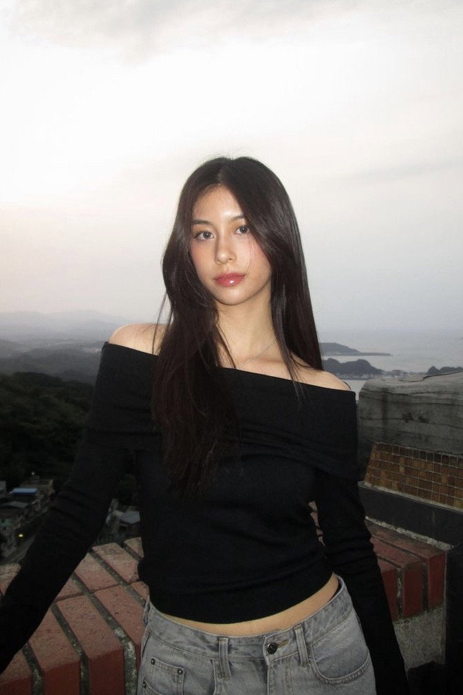 Wannaya Chaengtamtham as Stage crew in The Unclear Story