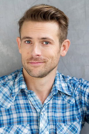 Jeff Gladstone as Matt Horvath in Kingsway