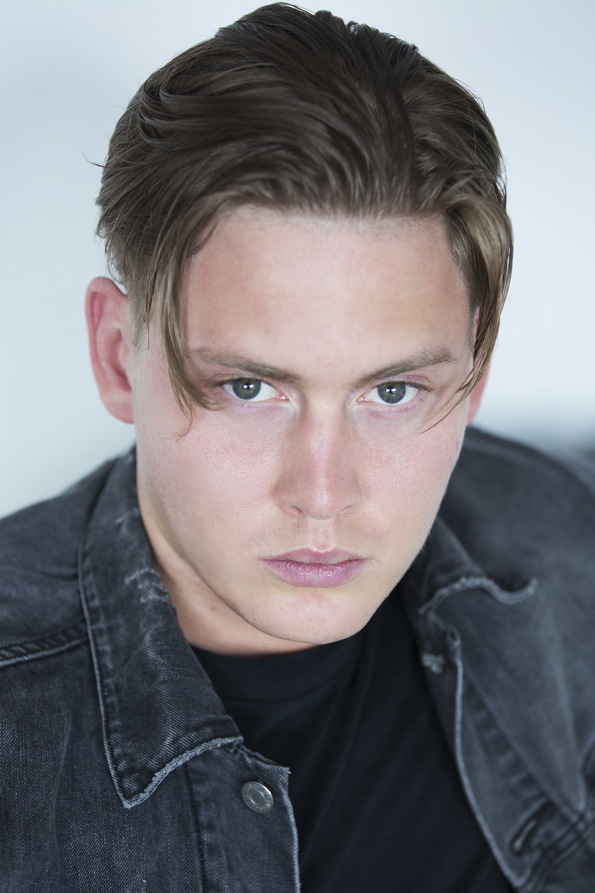 Chase Offerle as Joel Cobb in Thumbsucker