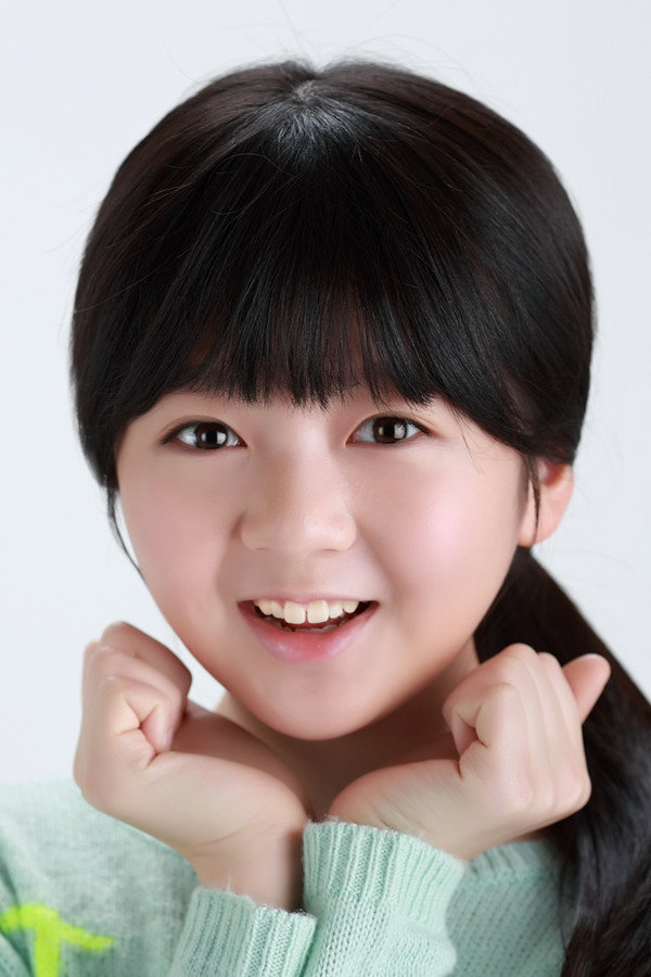 전민서 as Eun-ko (child) in Gye Baek, Warrior’s Fate