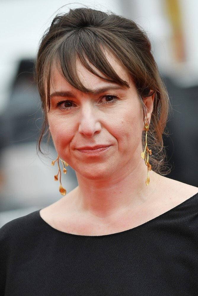 Claire Bodson as Cachemire in Mother Schmuckers