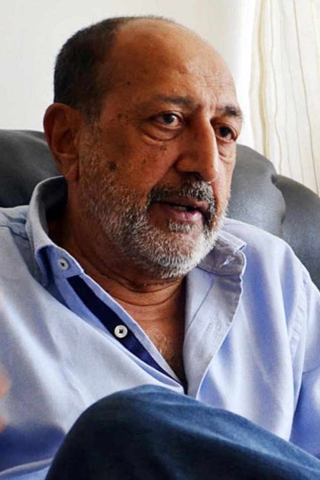 Tinnu Anand as Yadhoom Uncle in Merry Christmas