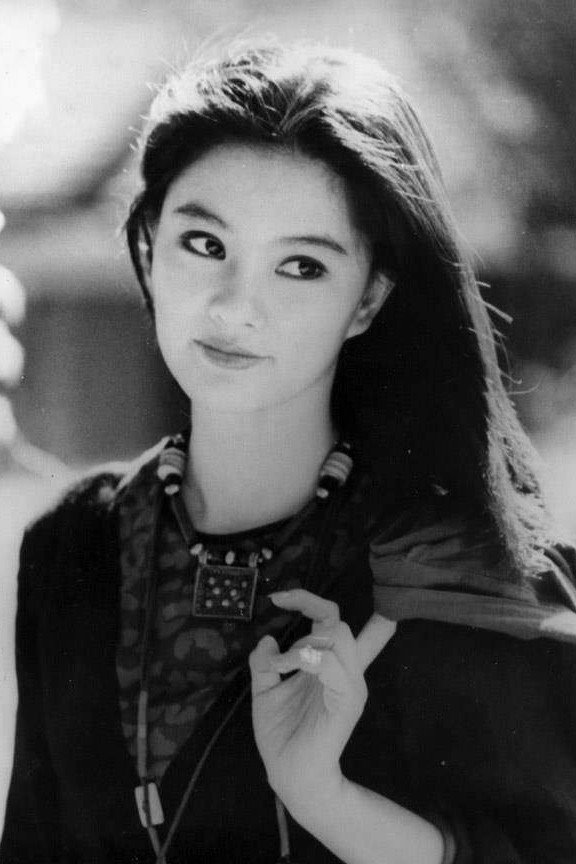 Doris Lung Chun-Erh as Su Yen in Moonlight Sword and Jade Lion