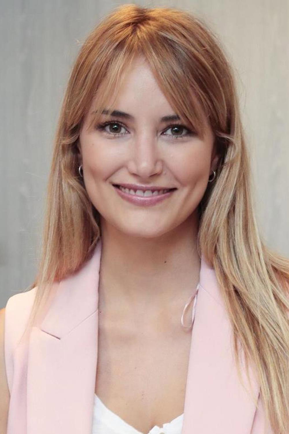 Alba Carrillo as Self - Host in Nos hemos liado