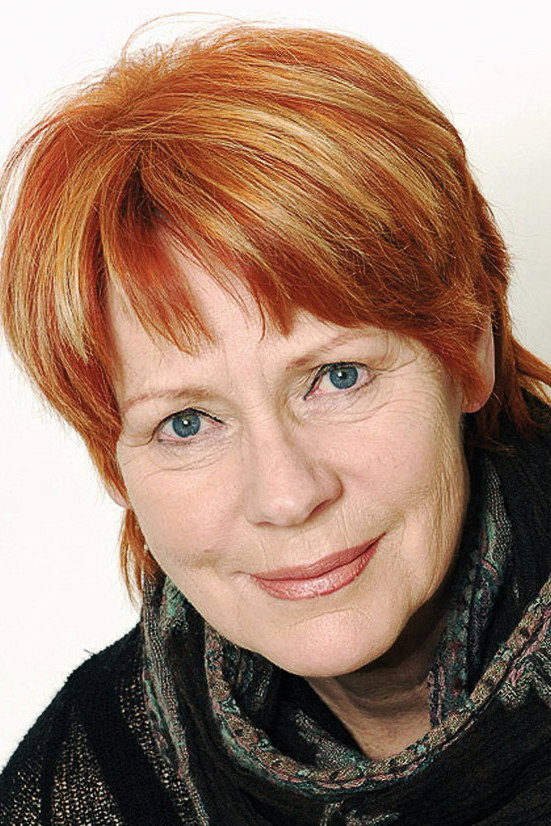 Viktoria Brams as Sophie in Der 8. Kontinent