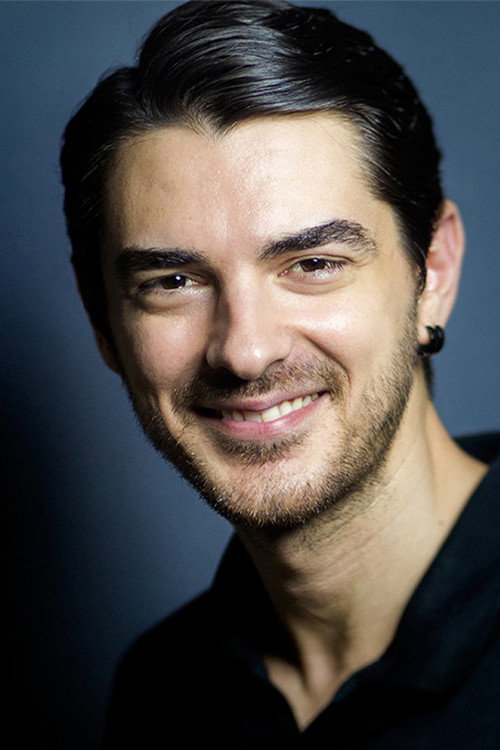 Mehmetcan Mincinözlü as Tekin in Heartbeat