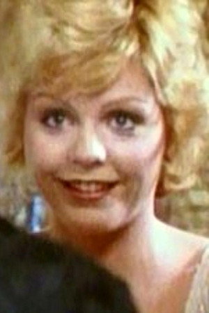 Lisa Dunsheath as Sherry in The Prowler