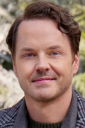 Paul Campbell as David Mitchell in Play the Game