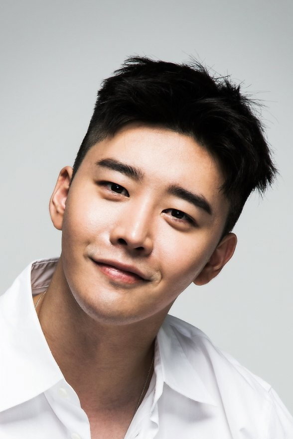 김권 as Kang Sung Mo in He Is Psychometric