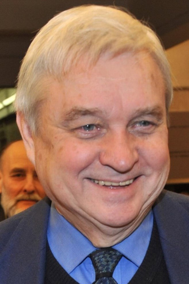 Александр Стефанович as Саня Юровский in Farewell