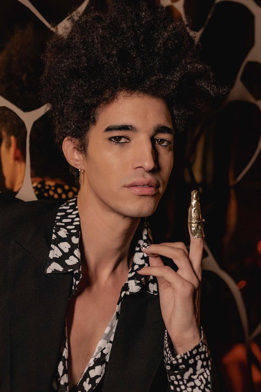 Luís Borges as Self - Jury Member in Cabelo Pantene - A Competição