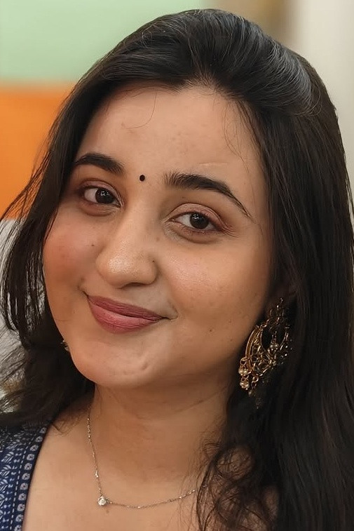 Revathi Pillai as Revathi in Odum Kuthira Chadum Kuthira