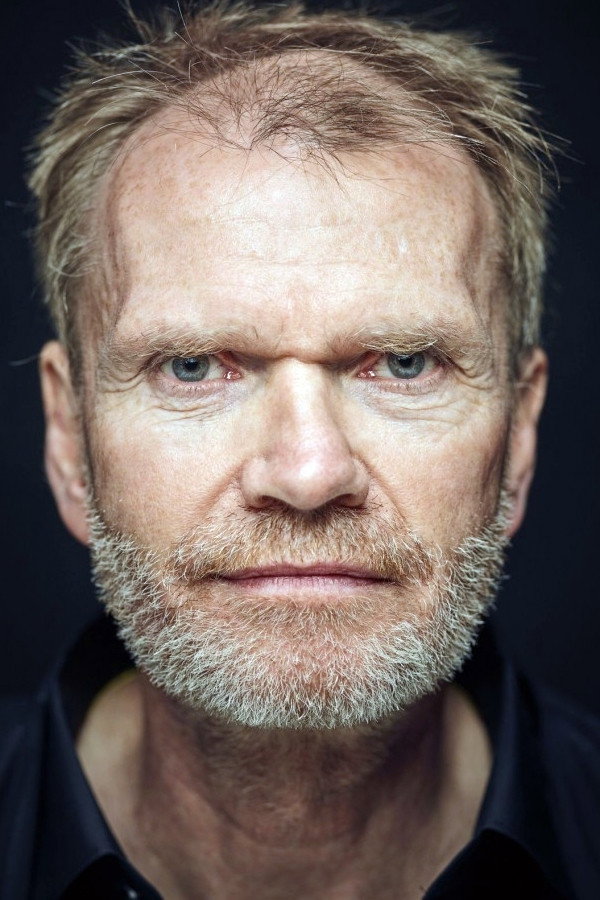 Michael Witte as Herr Seibach in Die Heimsuchung