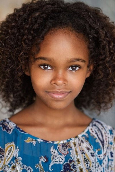 Lidya Jewett as Sara Hill in Good Girls