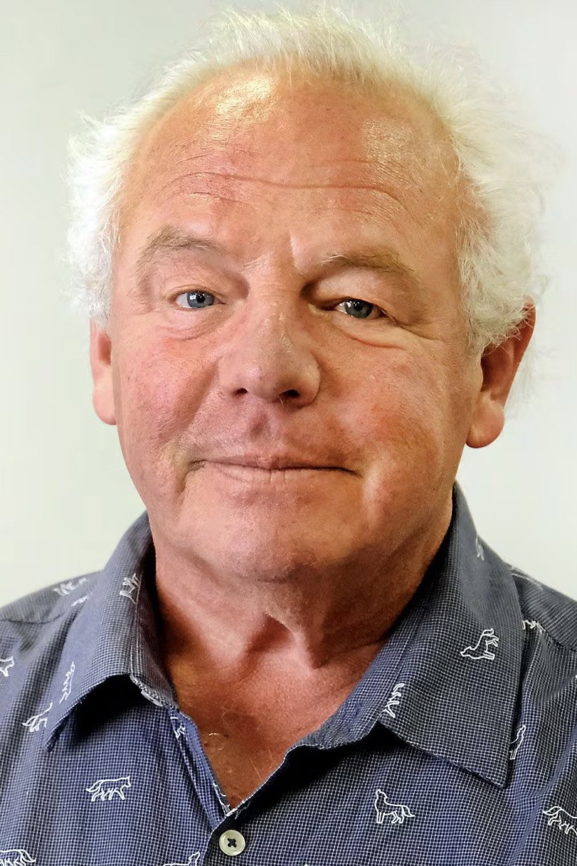 Luc Senay as Gaétan Coutu in Famille magique