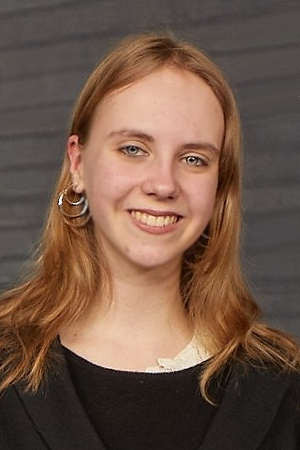 Lila Vasina as Łucja in Aniela
