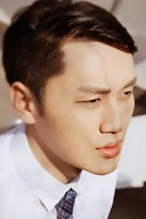 Shao Shuai as Hai Pingzi in The Warlord of the Sea