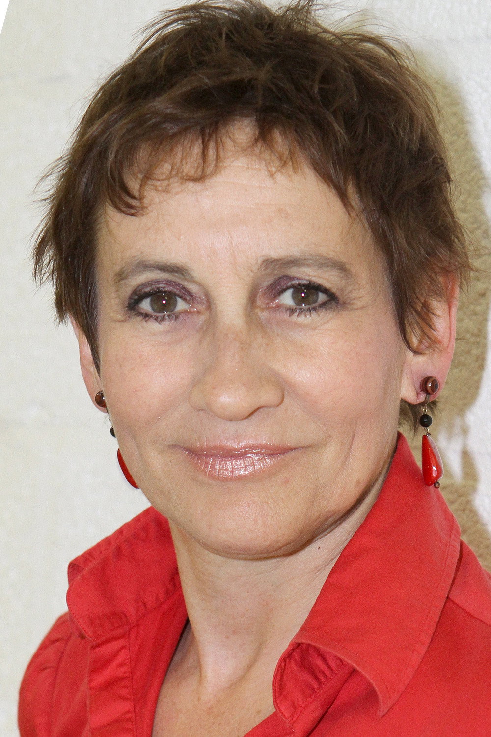 Caroline Loeb as Denise in Des mains en or