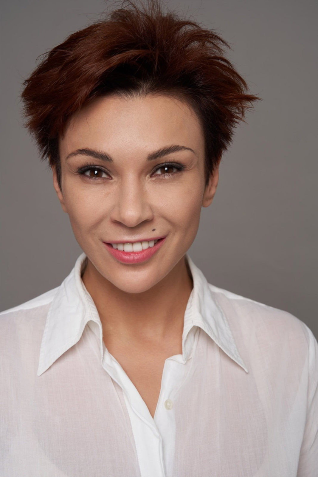 Gulnara Nizhinskaya as Her in Distance
