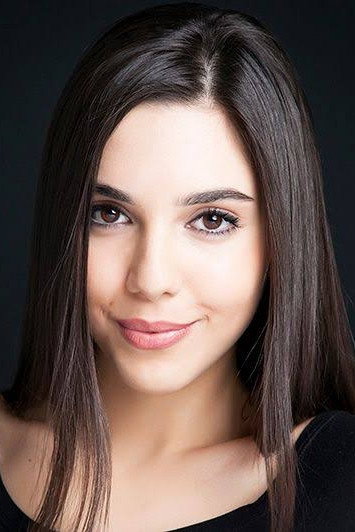 Pelin Uluksar as Nehir Erdem in Vuslat