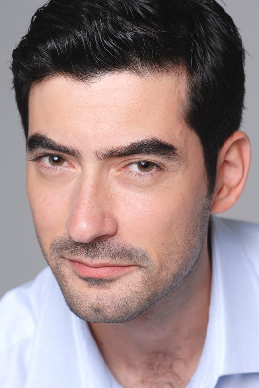 Ali Pınar as Psikolog in Four Cornered Triangle