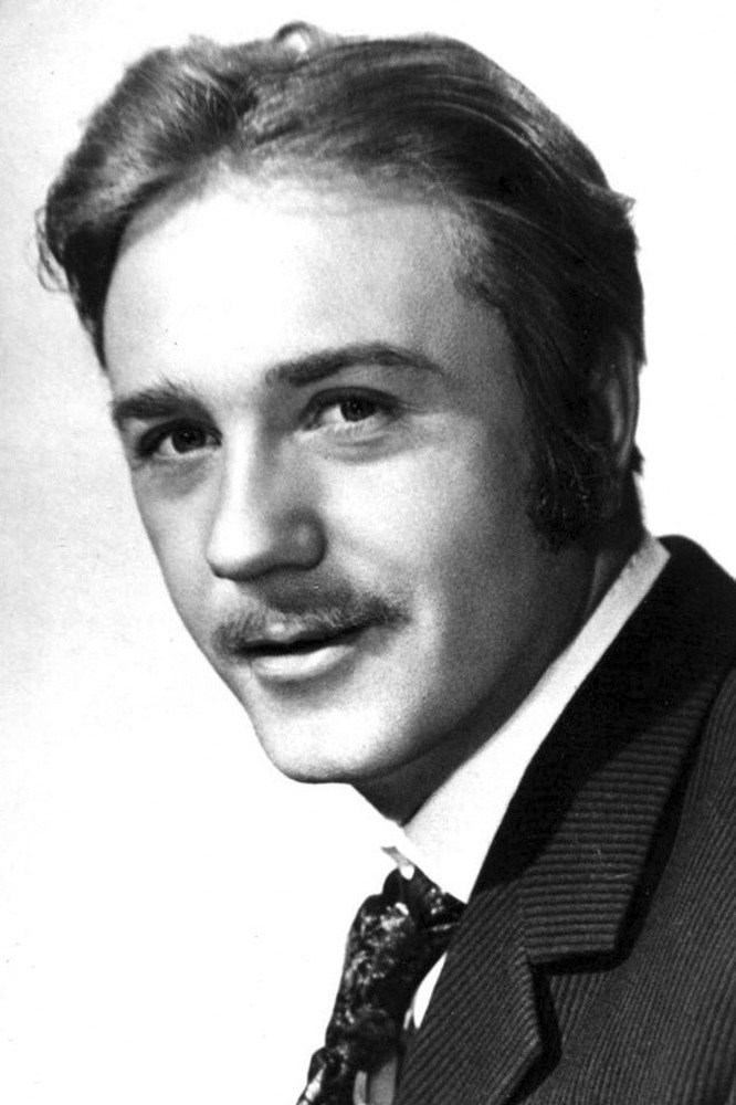 Леонид Куравлёв as Kostya Remizov in An Unrealistic Story