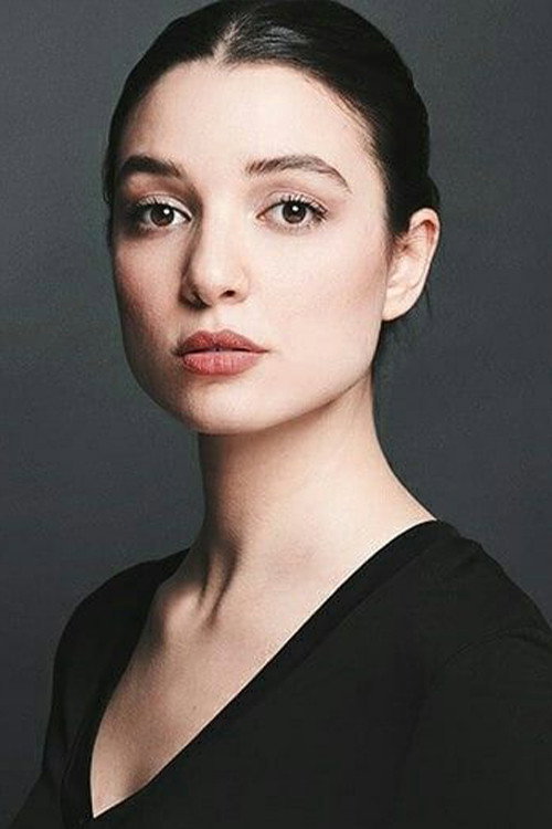 Damla Colbay as Aysel Taştan in Rich and Poor