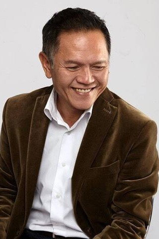 Jean-Claude Tran as Fabrice Coslon in Mais qui a re-tué Pamela Rose ?