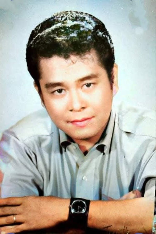Dencio Padilla as Tata Isko in Nandito Ako