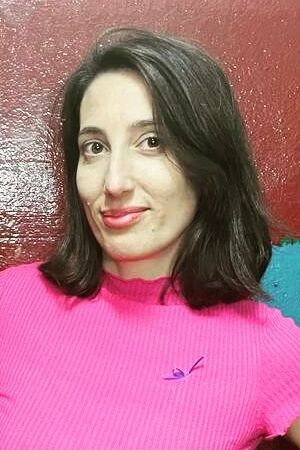Virginia Garófalo as Sabrina in When Evil Lurks