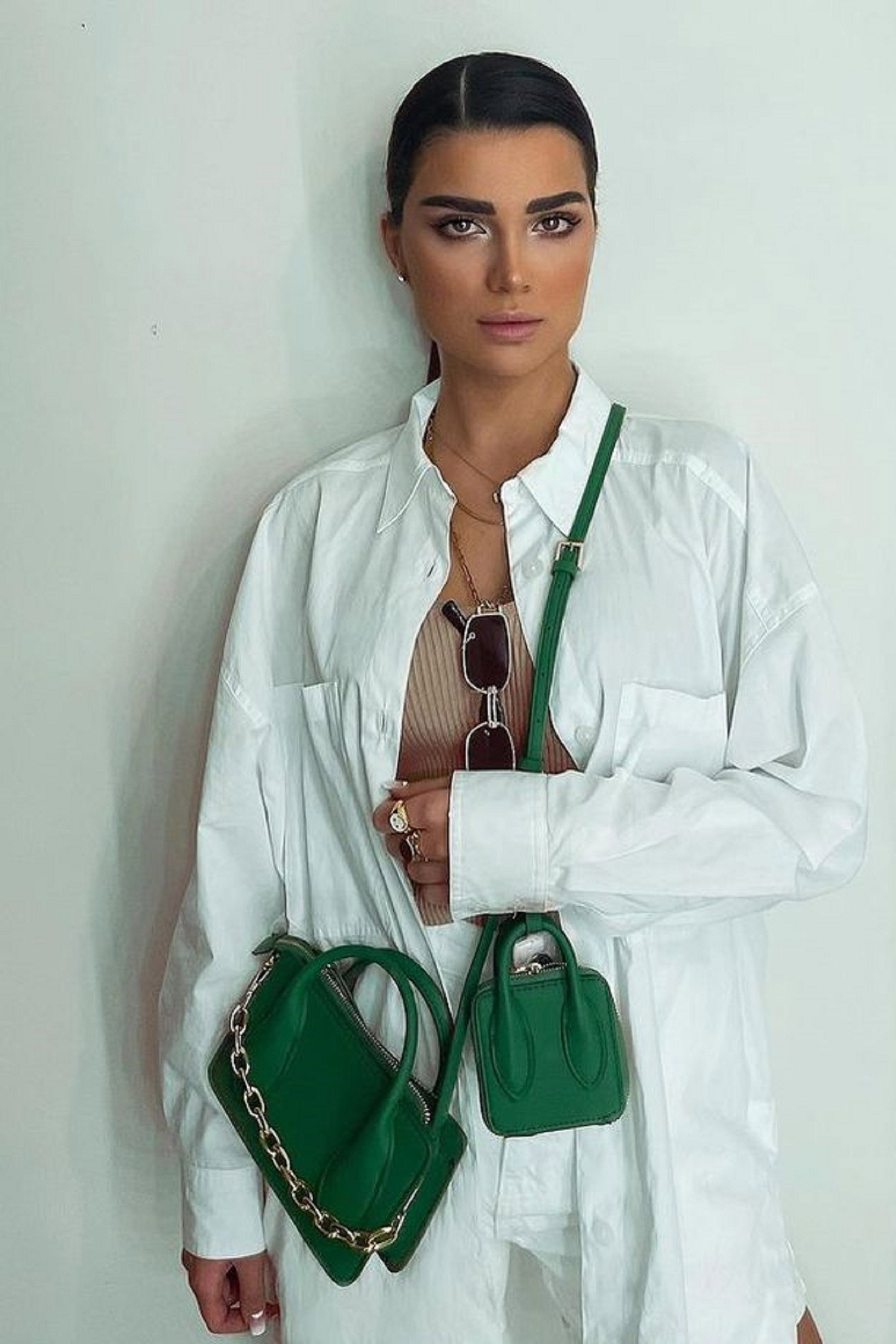 Vina Mohammadi as Vina in Iran