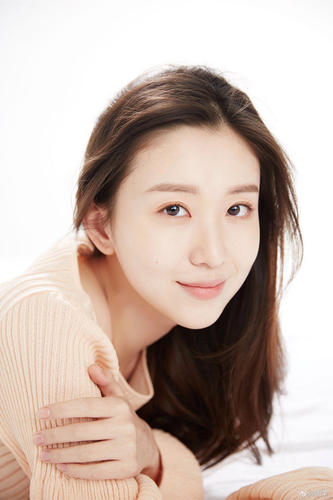 Zhou Mo as Zhang Fangfang in Accidentally In Love