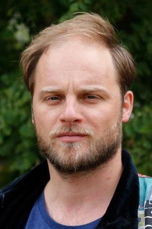 Guido Pollemans as Martijn van de Waag - Van Wingelaer in Papadag