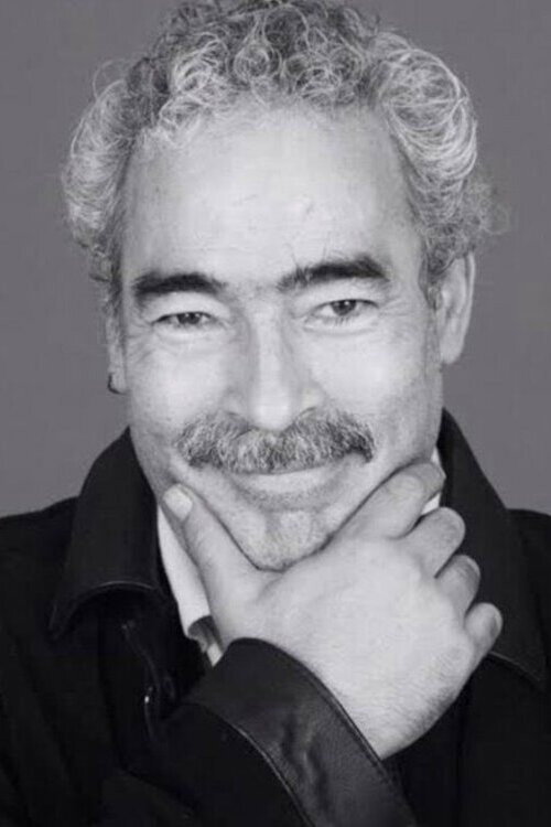 Alonso Echánove as Padre Juan in Al Filo de la Muerte