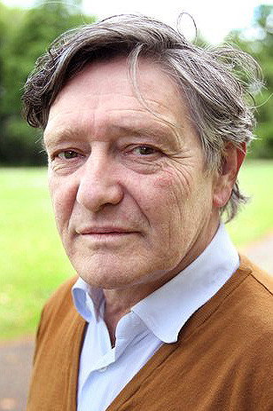 Pierre Bokma as Meneer Heydrich in Rundfunk