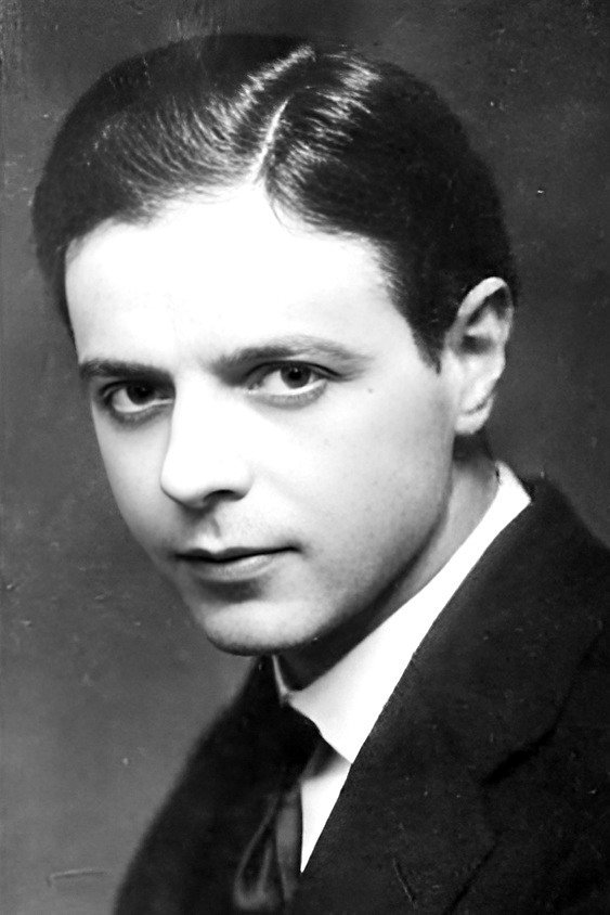 Esme Percy as Cosmo Vaughan in Death in the Hand