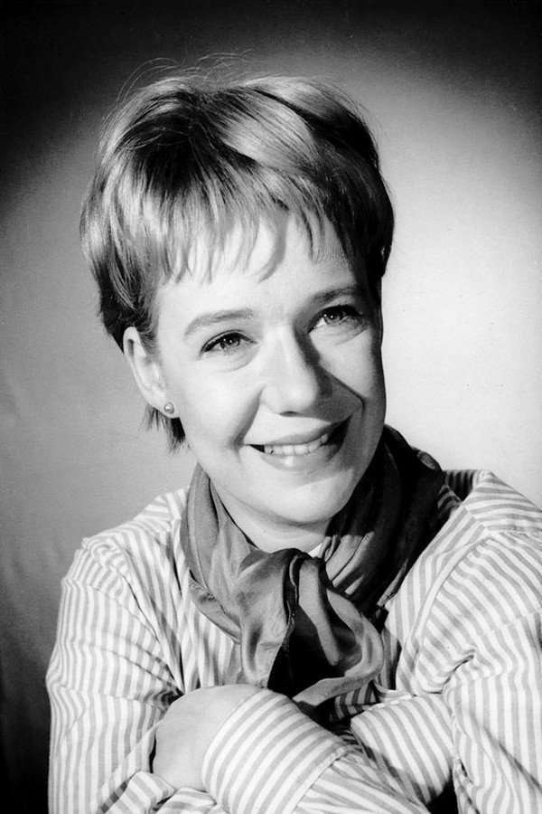 Anna Cropper as Ruth Aird in The Treachery Game