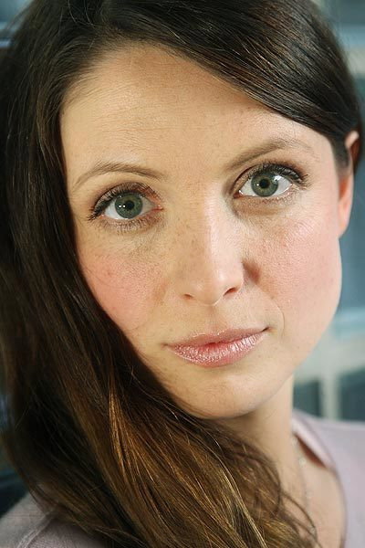 Julia Brendler as Julia in Jana and Jan