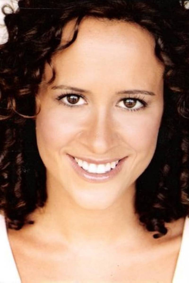 Ashlee Levitch as Dana in Lying Eyes