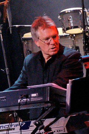 Larry Williams as Synthesizers in Lee Ritenour & Dave Grusin - Live From The Record Plant