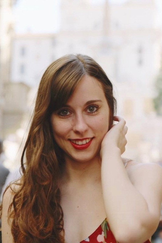 Valeria Perri as Simona in Love Under House Arrest