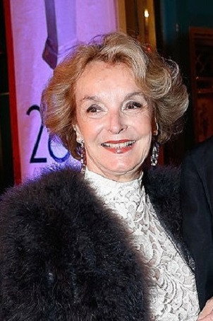 Myriam Feune de Colombi as Lucienne Vatelin in Le Dindon