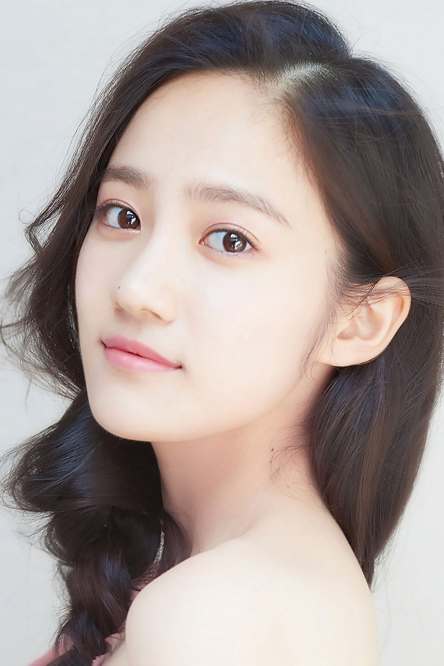 湯夢佳 as Chen Xinyi in Everyone Loves Me