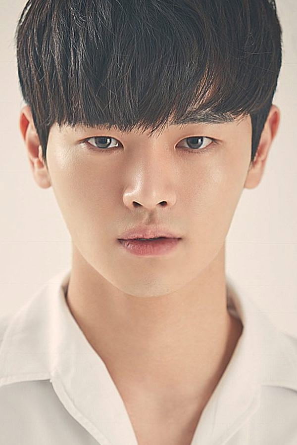 장동주 as Seo Woo-yeon in Let Me Be Your Knight