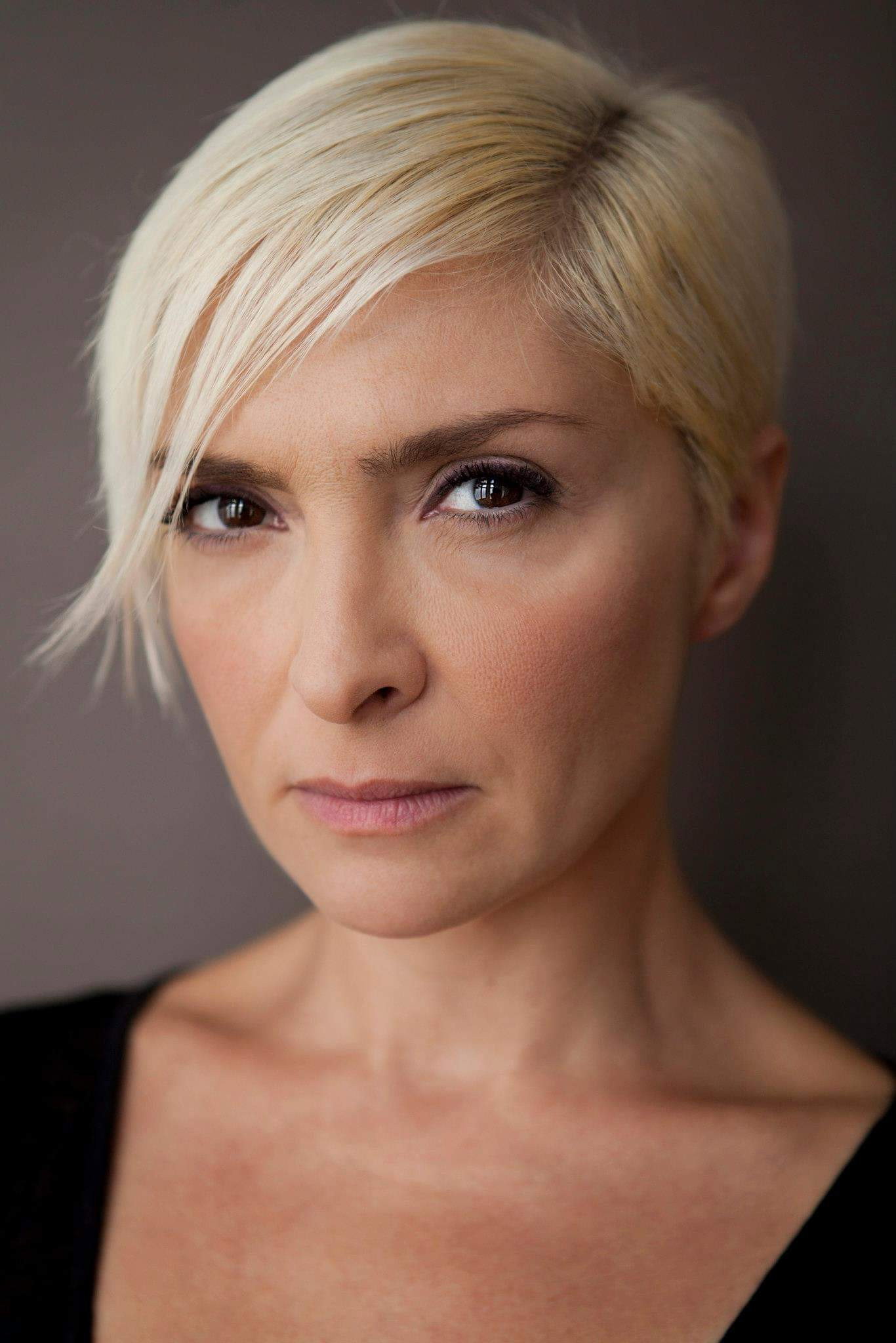 Şebnem Köstem as Handan in Love in Another Language