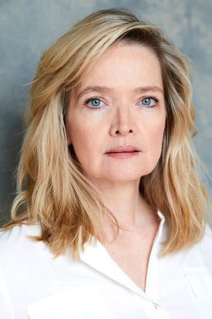 Julia Biedermann as Marion in Ravioli