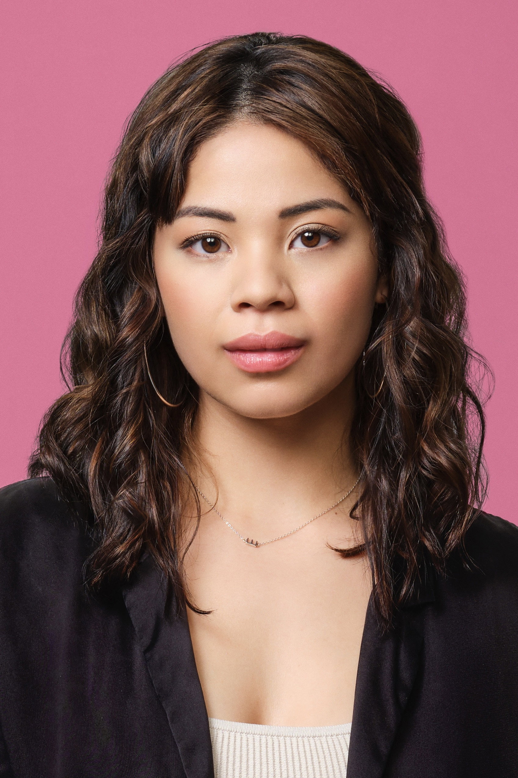 Eva Noblezada as Rose Garcia in Yellow Rose