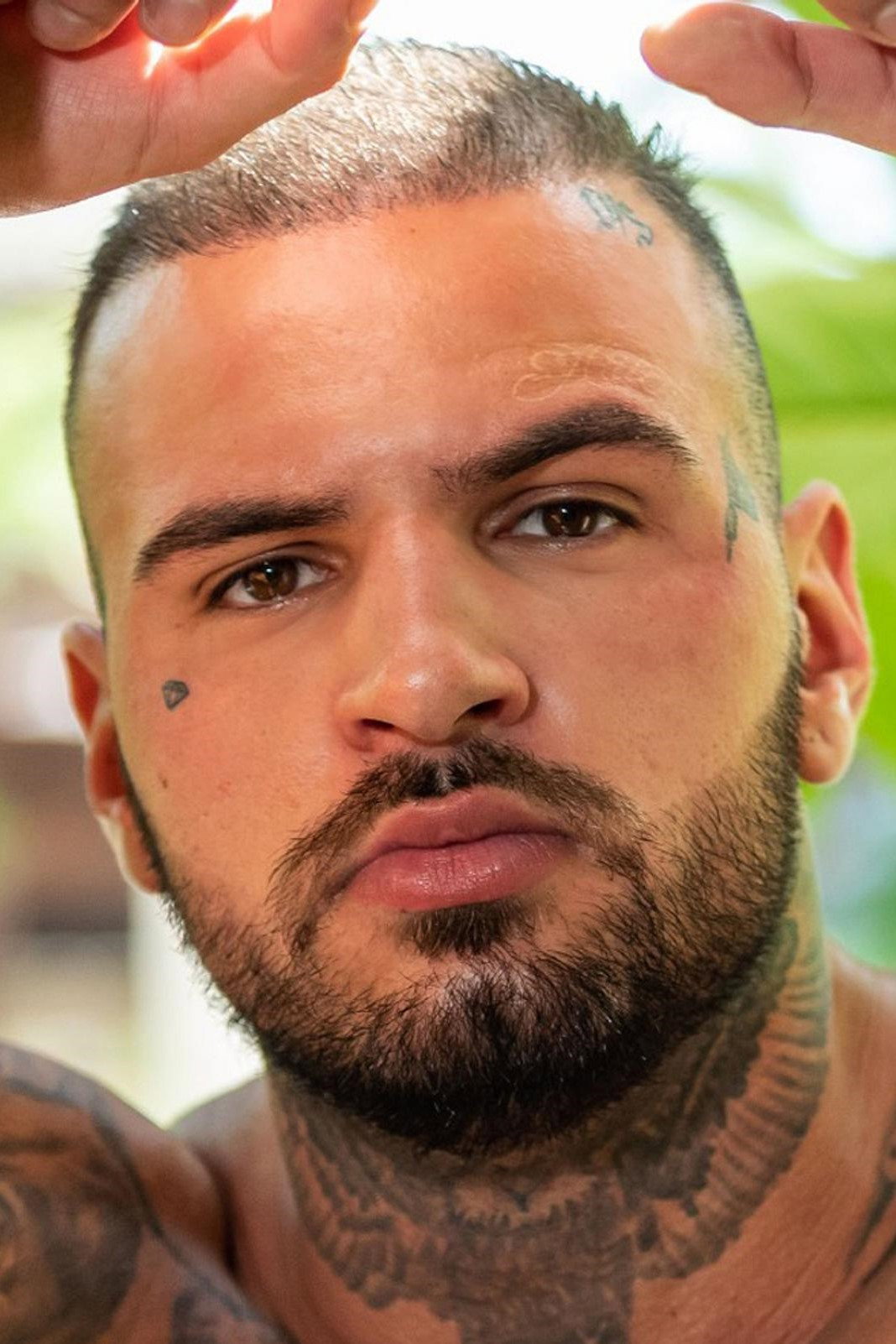 Diogo Sangre as Self in Fame Fighting 2